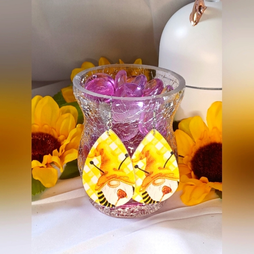 🤍✨Handmade faux leather earings✨🤍